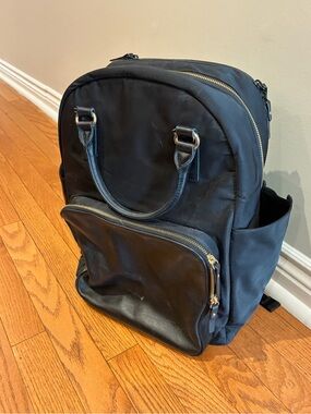 Lo & Sons Black Women’s Everyday Backpack